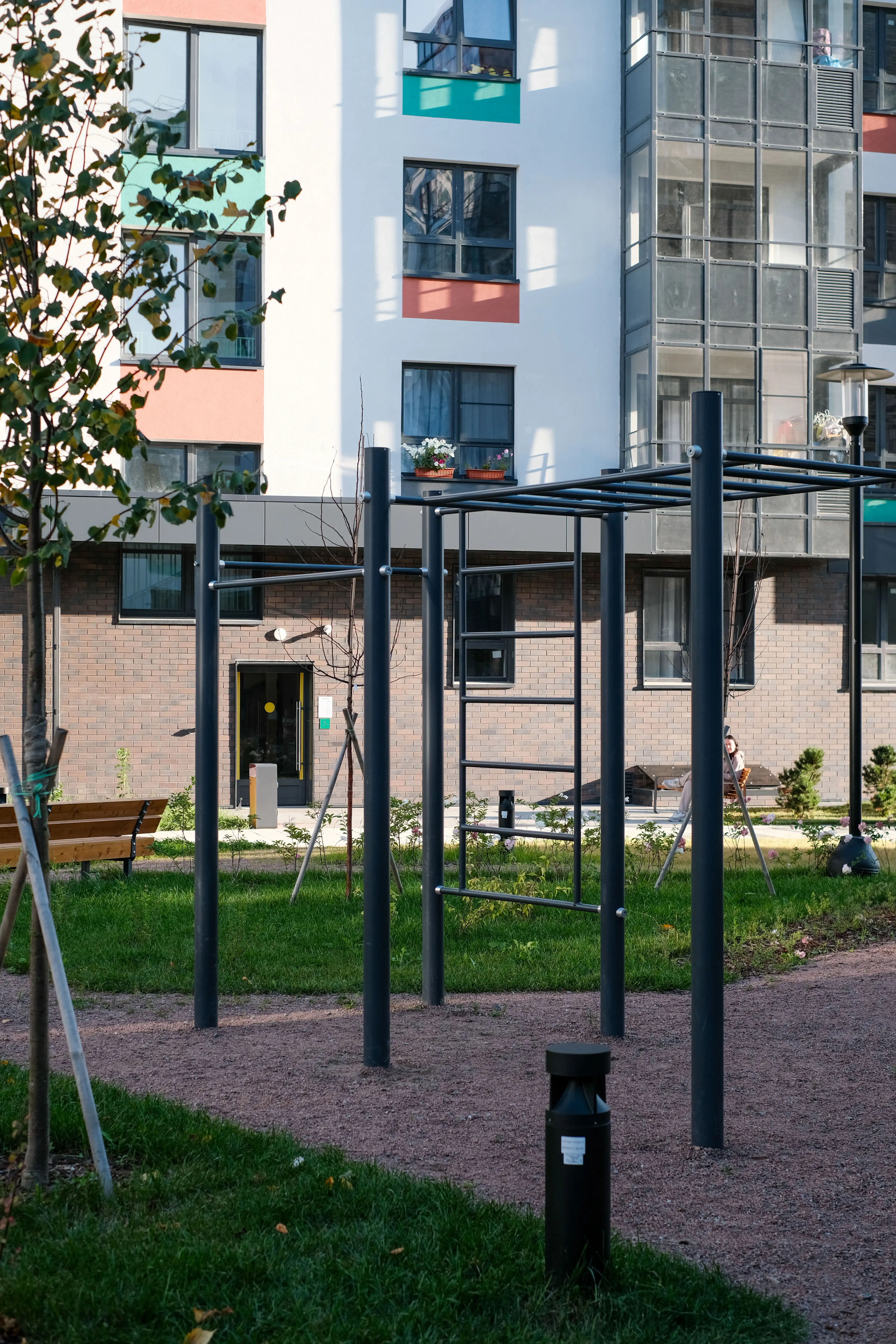 Воркаут-площадка в жилом комплексе Окла